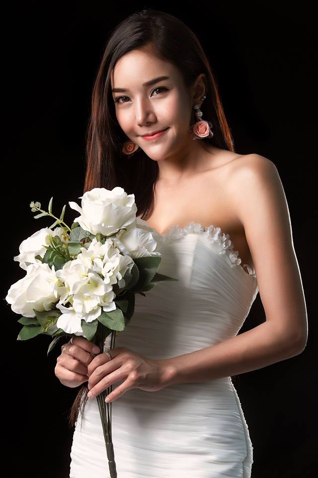 ถ่ายพรีเวดดิ้งในสตูดิโอ prewedding woman